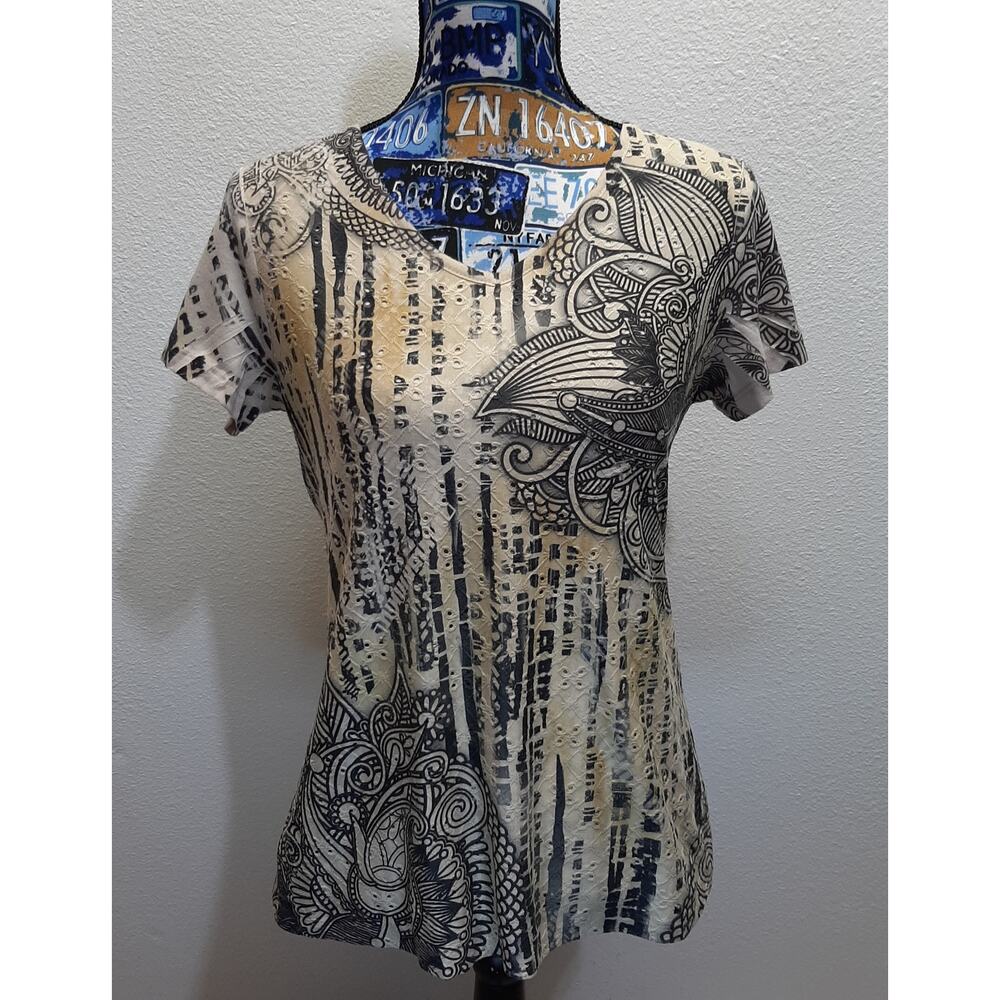 Christopher & Banks Short Sleeve Design V-Neck Tee l Size: S